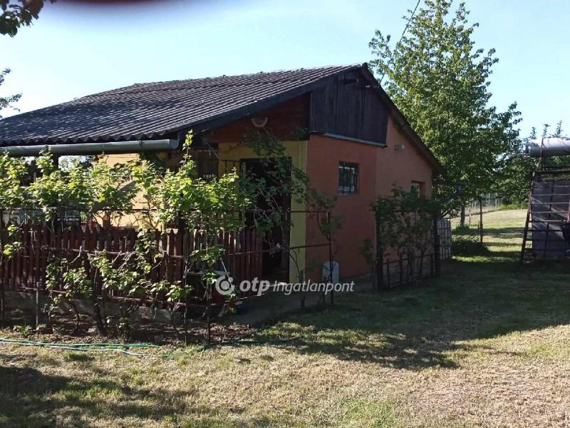 Eladó általános mezőgazdasági ingatlan Balatonfőkajár