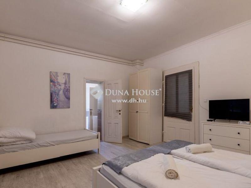 Eladó családi ház Villány