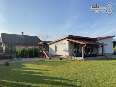 Eladó családi ház - 2370 Dabas