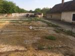 Eladó utcai bejáratú üzlethelység Keszü