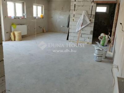 Eladó lakás Monor