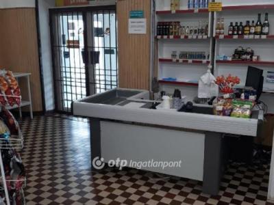 Eladó üzlethelység üzletházban Debrecen