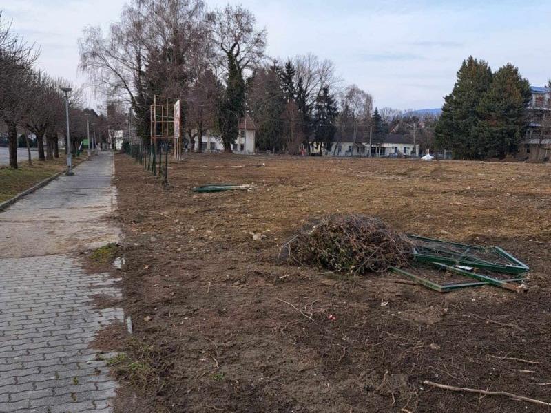 Eladó üdülőövezeti telek Harkány