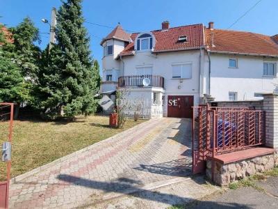 Eladó családi ház Pécs