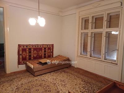 Eladó családi ház Budapest