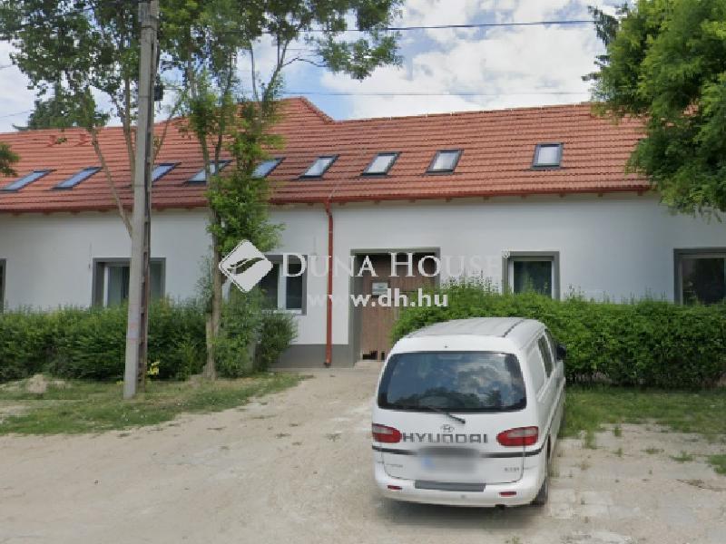 Eladó családi ház Esztergom