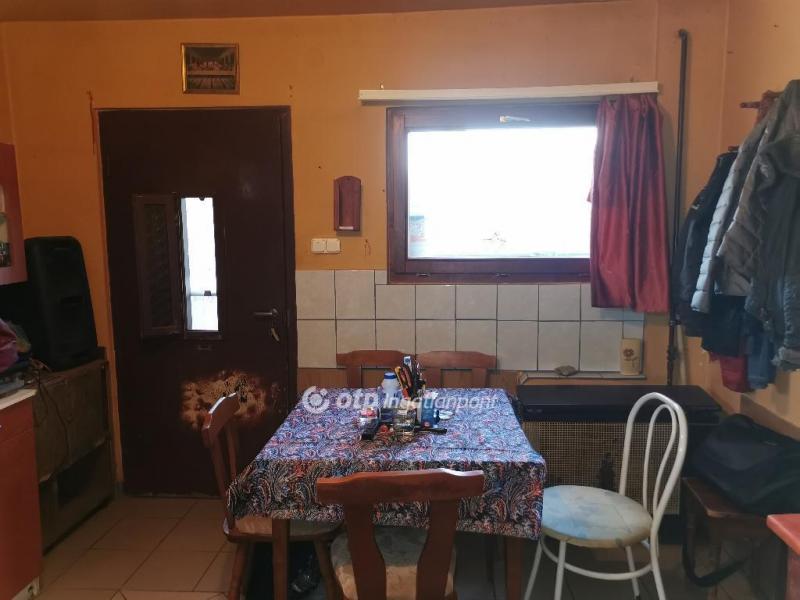 Eladó családi ház Szekszárd