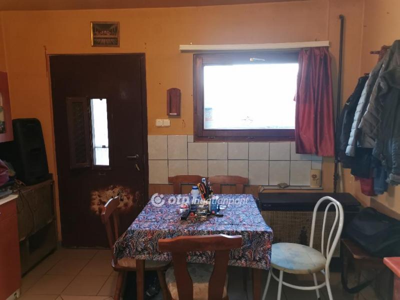 Eladó családi ház Szekszárd