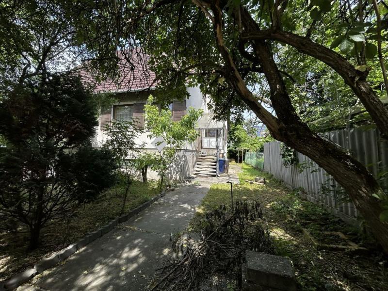 Eladó családi ház Budapest