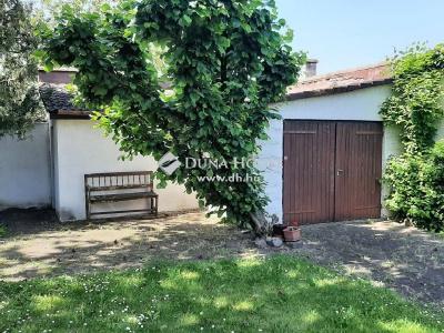Eladó családi ház Esztergom