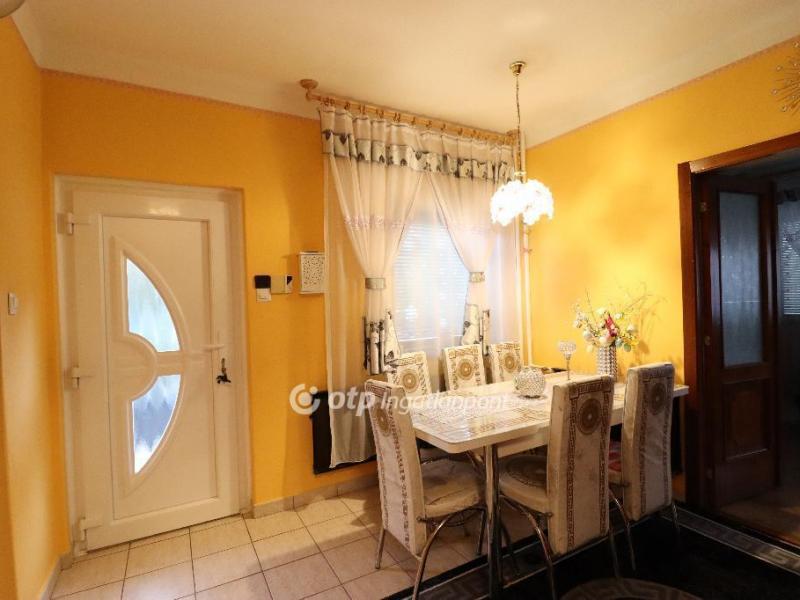 Eladó családi ház Budapest