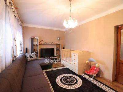 Eladó családi ház Budapest