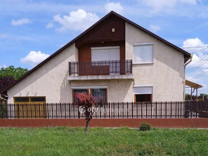 Eladó családi ház Jászberény