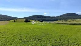 Eladó külterületi telek Piliscsév