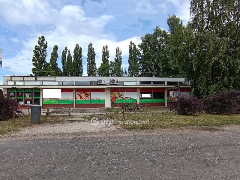 Eladó üzlethelység üzletházban Fábiánsebestyén