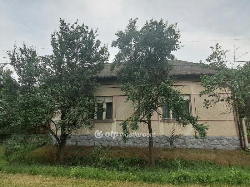 Eladó családi ház Püspökladány