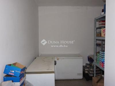 Eladó üzlethelység udvarban Bagod