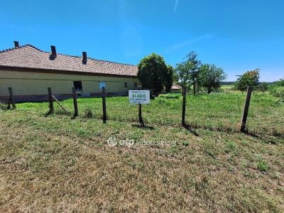 Eladó lakóövezeti telek Tiszakécske