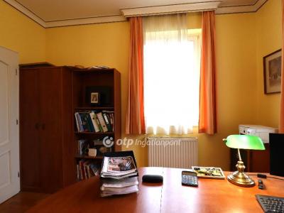 Eladó családi ház Budapest