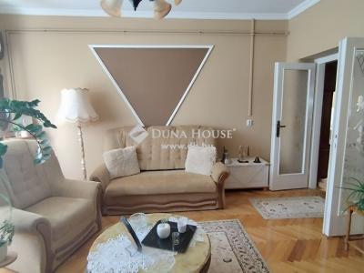 Eladó családi ház Jászkarajenő