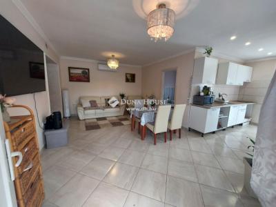 Eladó családi ház Monor