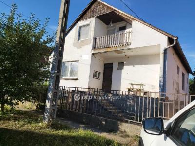 Eladó családi ház Decs