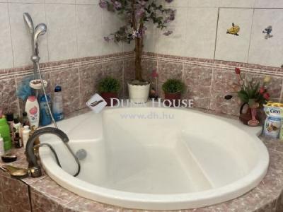 Eladó családi ház Budapest