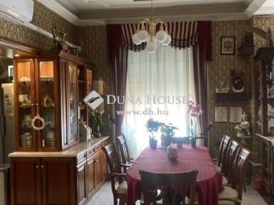 Eladó családi ház Budapest