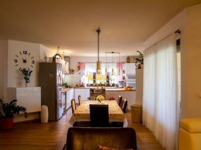 Eladó családi ház Pécel