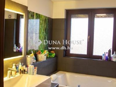 Eladó családi ház Pécel