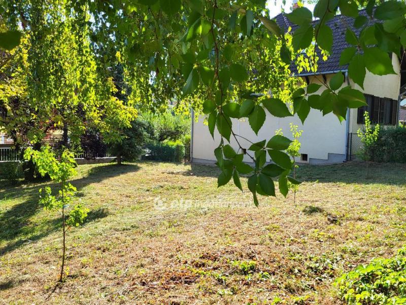 Eladó lakóövezeti telek Siófok