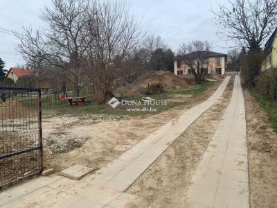 Eladó lakóövezeti telek Budapest