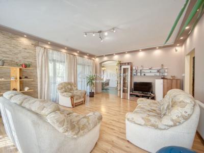 Eladó családi ház Monor