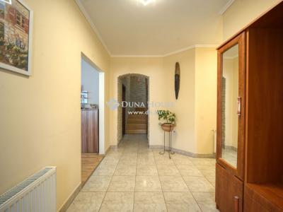 Eladó családi ház Monor