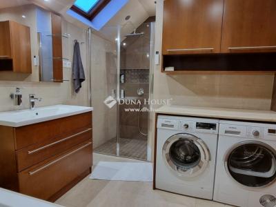 Eladó nyaraló Komló