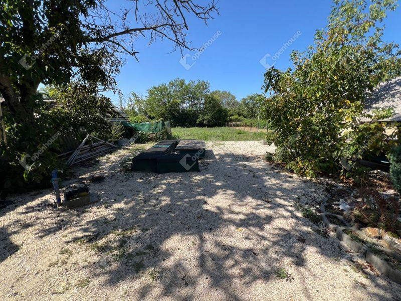 Eladó családi ház Monor