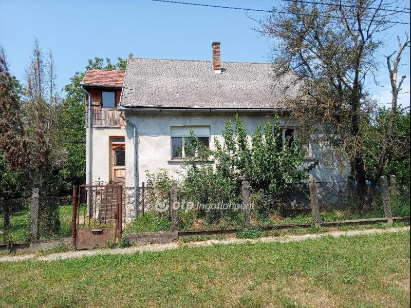Eladó családi ház Dombóvár