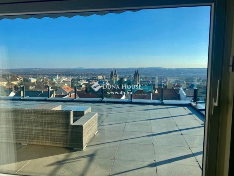 Eladó lakás Pécs