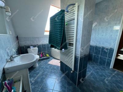 Eladó családi ház Monor