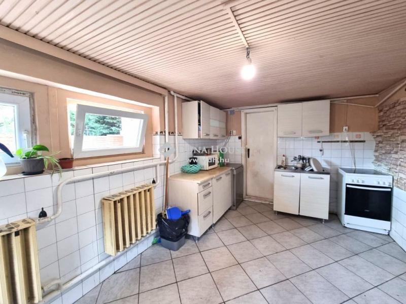 Eladó családi ház Jászfényszaru