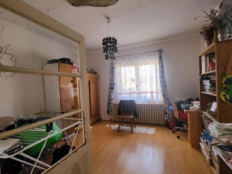 Eladó családi ház Mikepércs