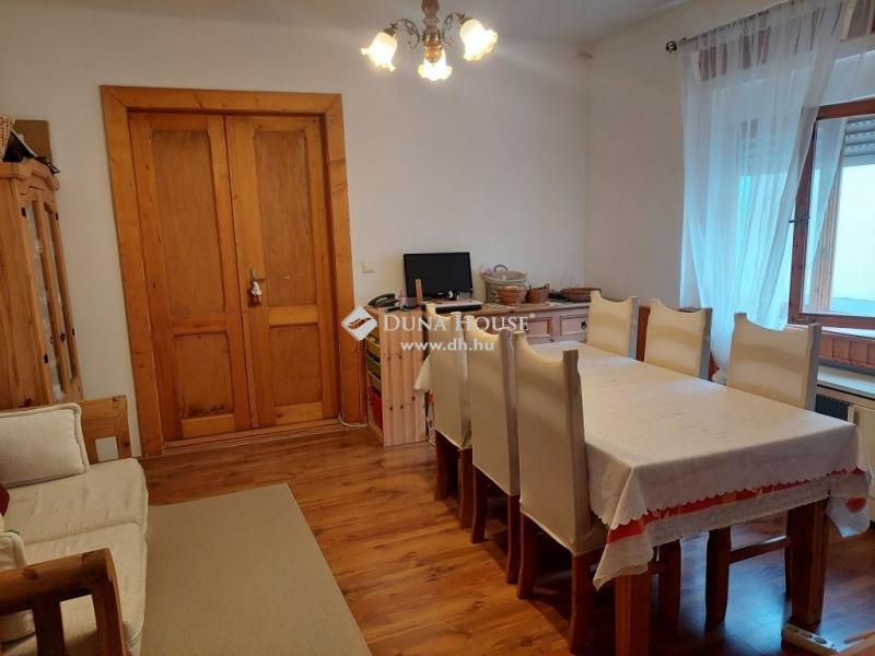 Eladó lakás Pécs