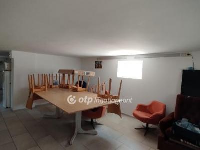 Eladó családi ház Jászberény