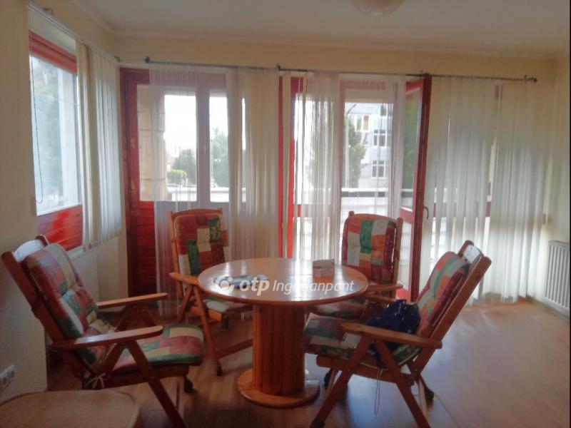 Eladó lakás Dombóvár