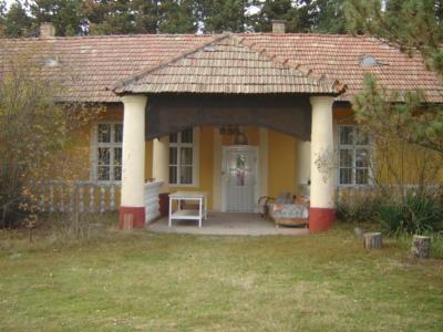 Eladó tanya Ladánybene