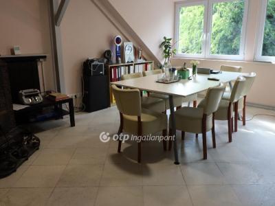 Eladó családi ház Budapest