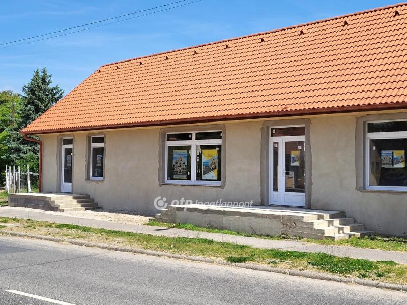 Eladó családi ház Látrány