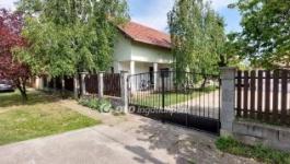 Eladó családi ház Baracska