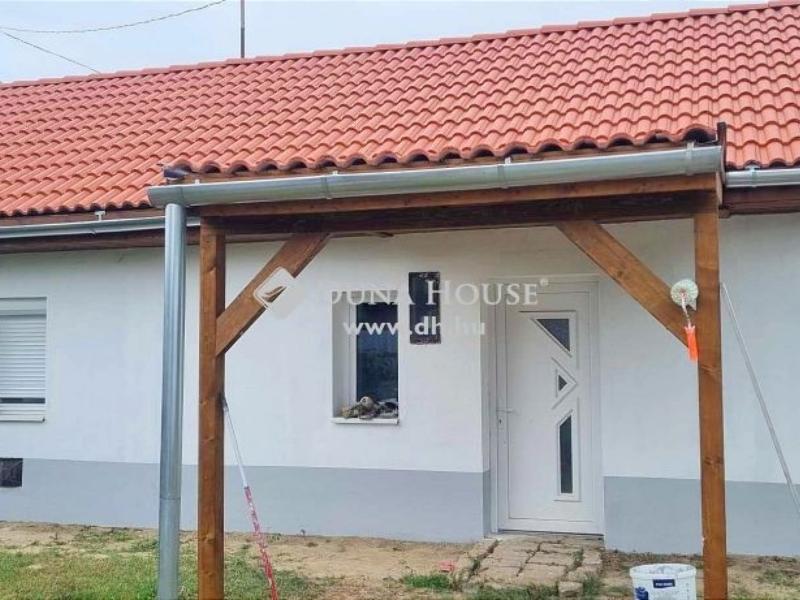 Eladó családi ház Tápióbicske