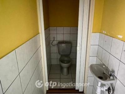 Eladó lakás Pápa